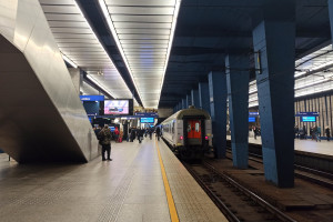 Remont rozjazdów pod dworcem Warszawa Centralna. Pociągi nie będą się tam zatrzymywać