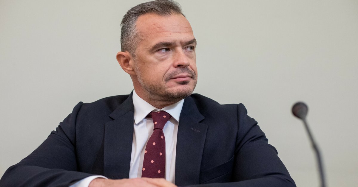 Prokuratura nagle zmieniła zdanie w sprawie Sławomira Nowaka. Niejasne okoliczności