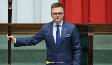 Przyszłość Szymona Hołowni pod znakiem zapytania. "Tusk trzyma dla niego miejsce"