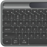 Logitech Signature Slim Solar+ to klawiatura ładowana światłem. Ciekawe rozwiązanie, którego nie można ładować przewodowo