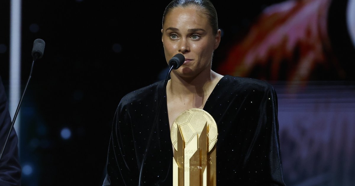 Ewa Pajor zachwyciła kreacją na gali Złotej Piłki. Tylko spójrzcie na dekolt