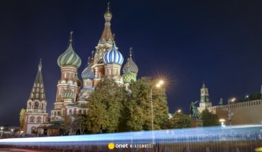 Drony nad Moskwą. Uruchomiono obronę powietrzną, doniesienia o eksplozjach