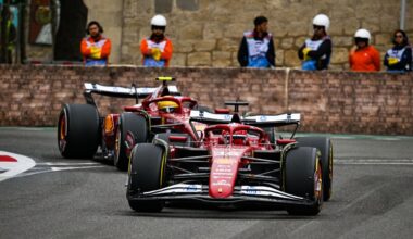 Zgrzyt w Ferrari. Hamilton nie oddał pozycji koledze z zespołu