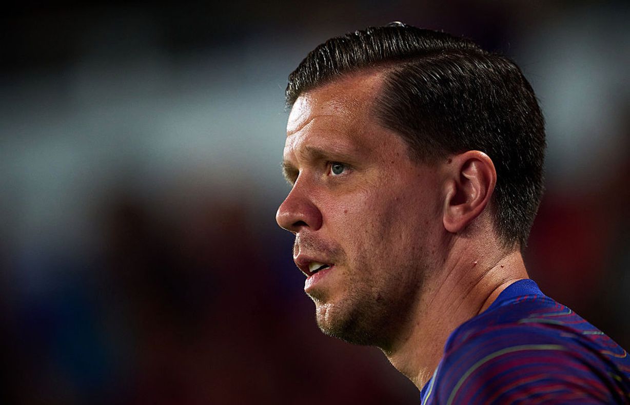 Duży problem w Barcelonie. Piszą też o Szczęsnym