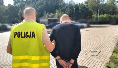 Brutalny atak na stacji metra. Mężczyzna zaatakował przechodnia tłuczkiem