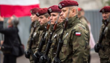 Co z obowiązkową służbą wojskową? Polacy zabrali głos [SONDAŻ] - Onet