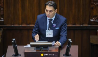 Katecheci tryumfują. Ich pomysł obowiązkowych lekcji religii zyskał poparcie w Sejmie