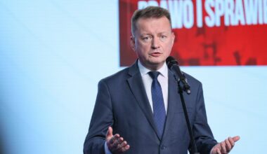 Mariusz Błaszczak żąda dymisji rzecznika rządu Donalda Tuska. Burza po słowach Donalda Trumpa
