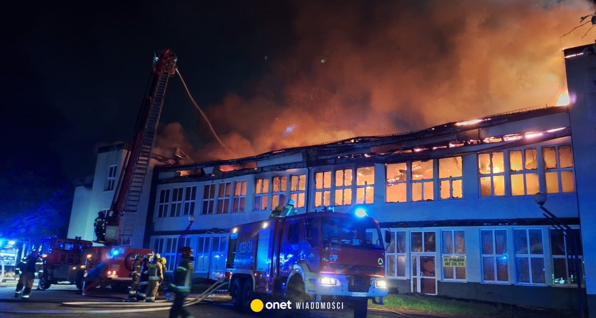 Wielki pożar w Hajnówce. Strażacy walczą z ogniem