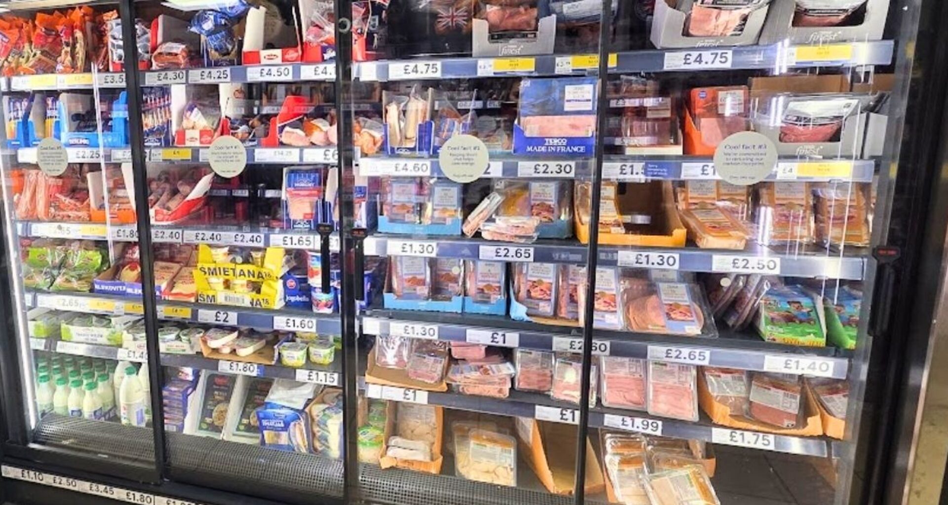 Robiłam zakupy w Tesco w Anglii. Nagle zobaczyłam półkę w lodówce