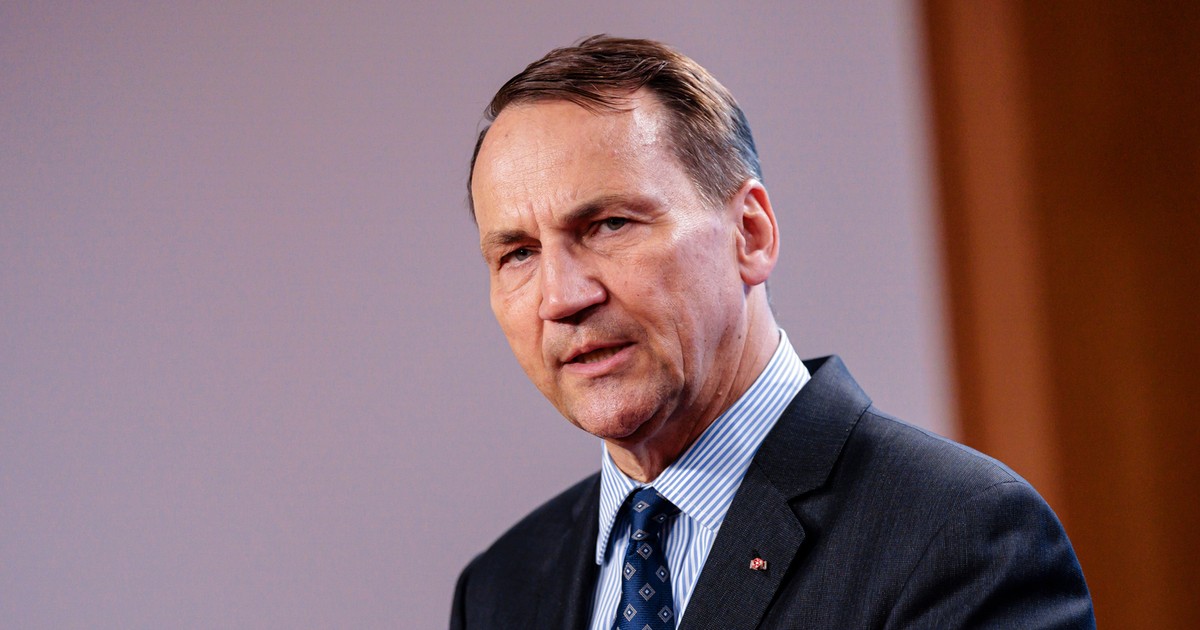 Spór o ambasadorów. Radosław Sikorski stawia warunek Karolowi Nawrockiemu