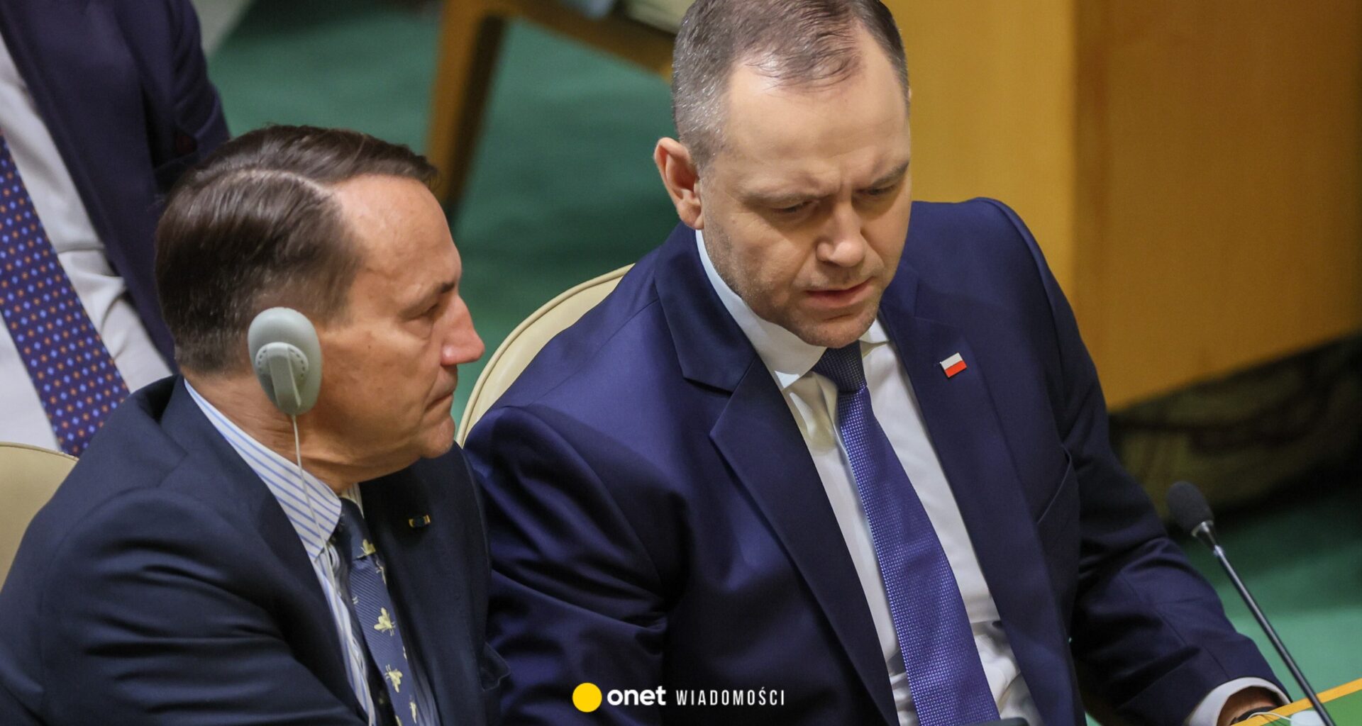 Zmiana na szczycie sondażu zaufania. Jest też niespodziewany debiut na podium