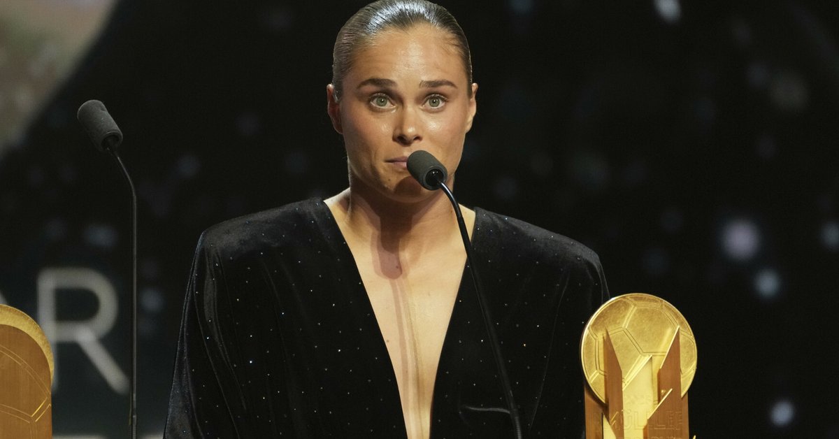 Ewa Pajor przeszła do historii, triumfując na gali Złotej Piłki. Ze sceny padły słowa o jej pochodzeniu