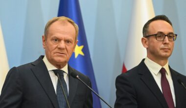 Konferencja prasowa premiera i ministra infrastruktury w Sierakowicach - Onet