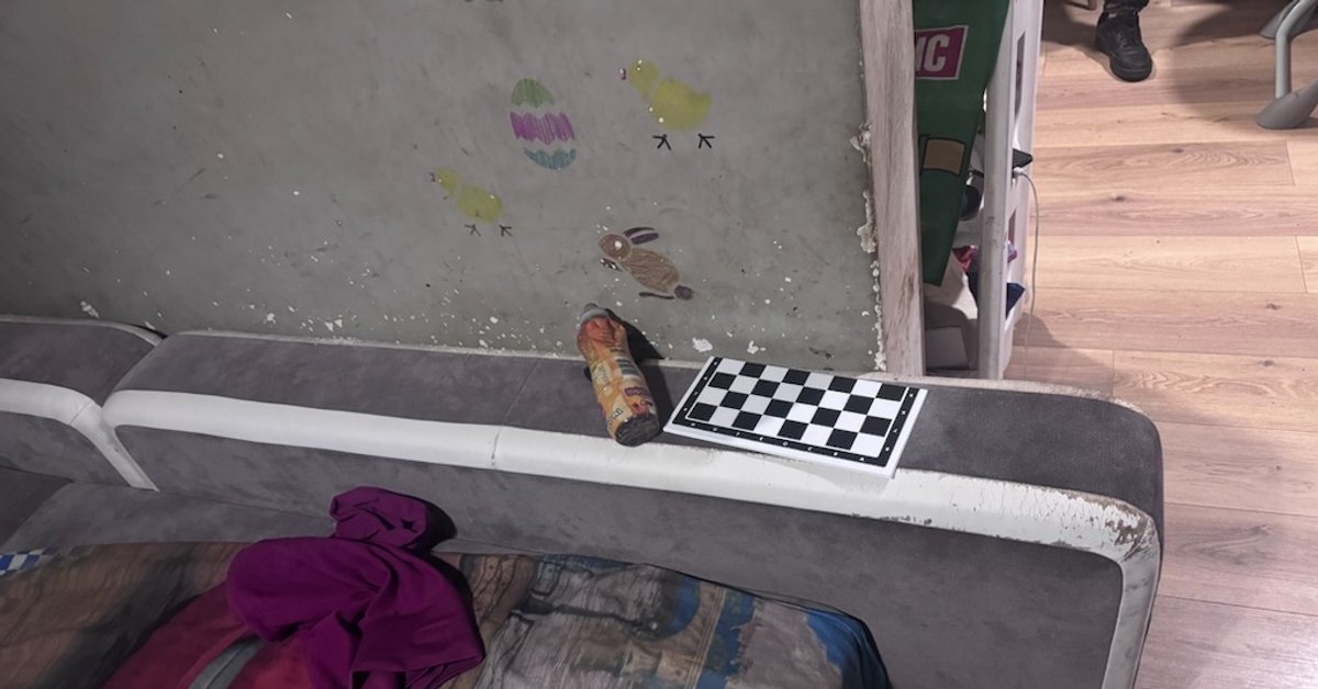 Dwójka zaniedbanych dzieci odebrana rodzicom. Lekarze stwierdzili ślady ukąszeń przez insekty oraz odparzenia