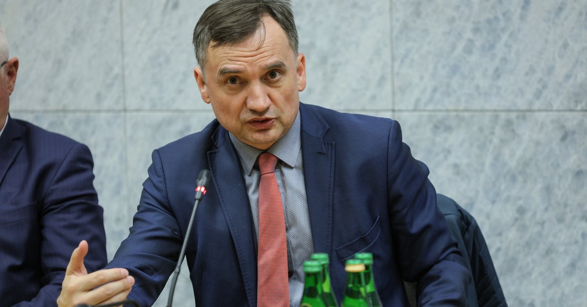 Zbigniew Ziobro zatrzymany. Policja wyprowadziła go z samolotu