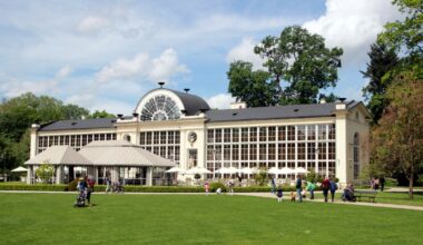 Mieszkańcy walczą z restauracją w Łazienkach. "Dudnią basy, głośniki jak na koncercie"