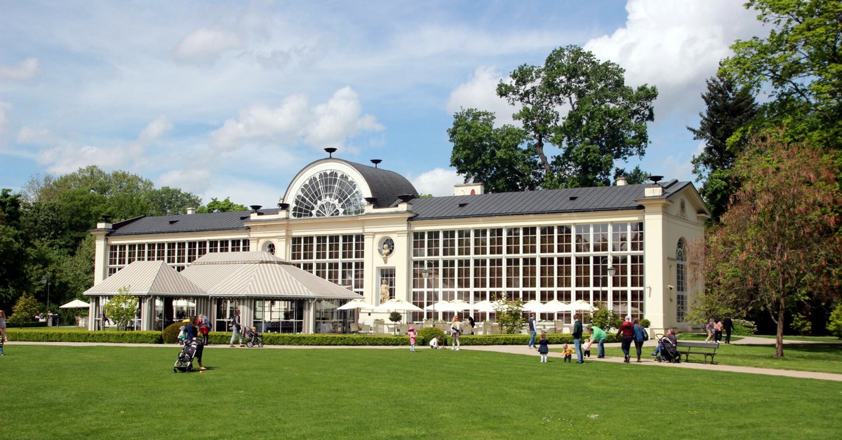 Mieszkańcy walczą z restauracją w Łazienkach. "Dudnią basy, głośniki jak na koncercie"