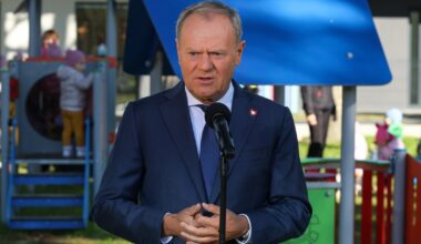 Donald Tusk reaguje na słowa Bogdana Święczkowskiego. "Kompletna pogarda dla prawa"