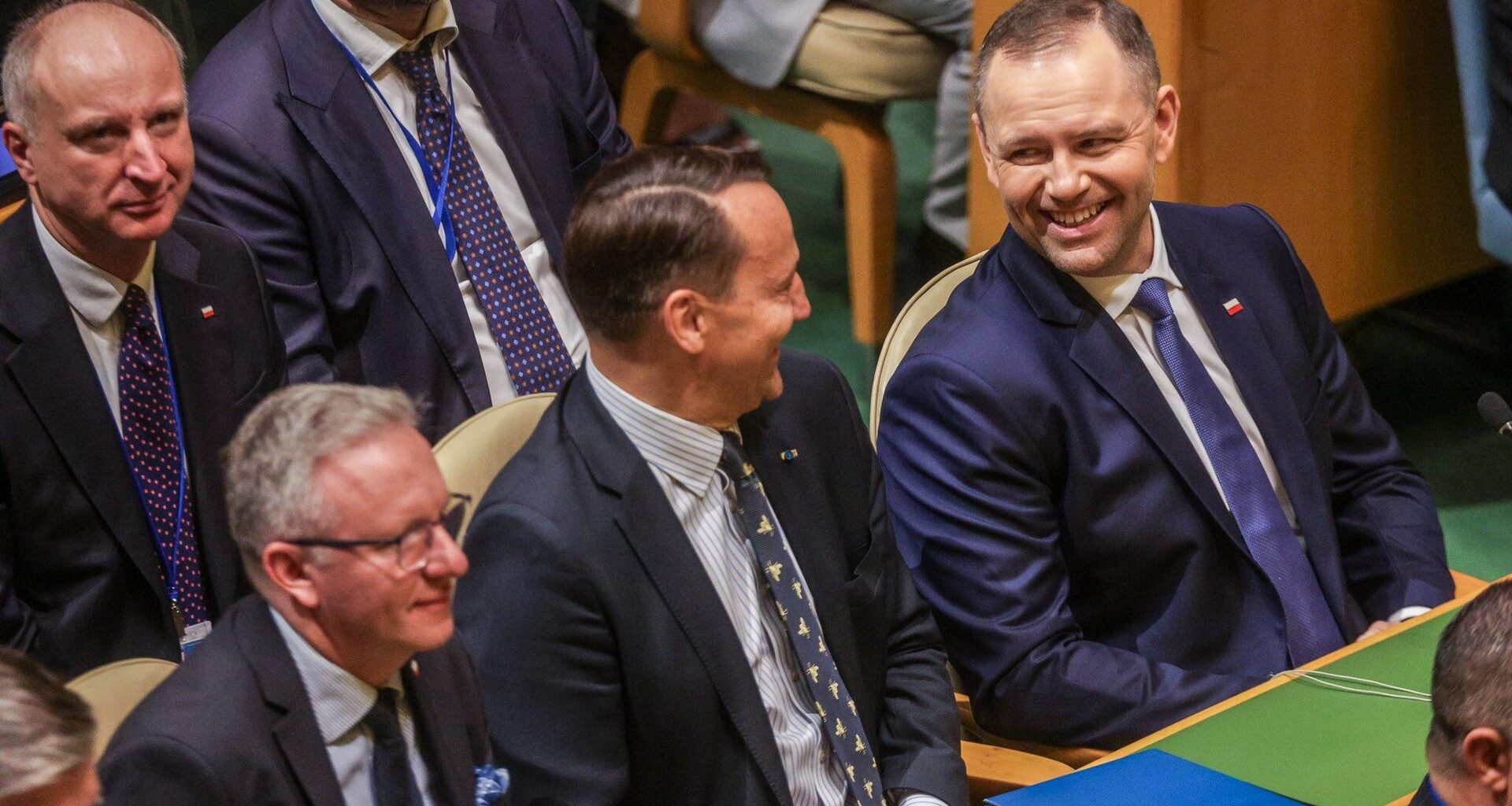 Z czego śmiali się Nawrocki i Sikorski? Zaskakująca odpowiedź prezydenckiego ministra