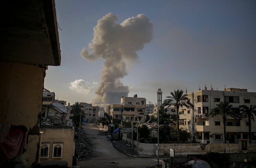 Skutki ostrzału Izraela w mieście Gaza