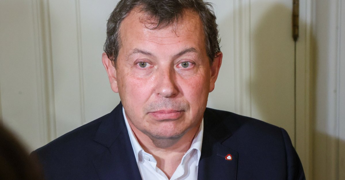 Prezydent Warszawy Rafał Trzaskowski i przewodniczący klubu KO w Radzie m.st. Warszawy Jarosław Szostakowski