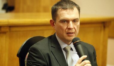 Andżelika Borys odwiedziła Andrzeja Poczobuta w kolonii karnej. Mówi o jego stanie zdrowia - Onet