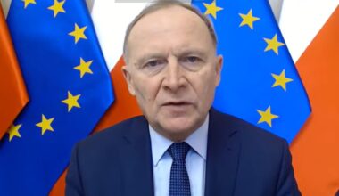 Odwołanie komendanta warszawskiej policji. Wiceszef MSWiA odpiera zarzuty