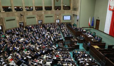 Partia Grzegorza Brauna rośnie w siłę. Najnowszy sondaż partyjny