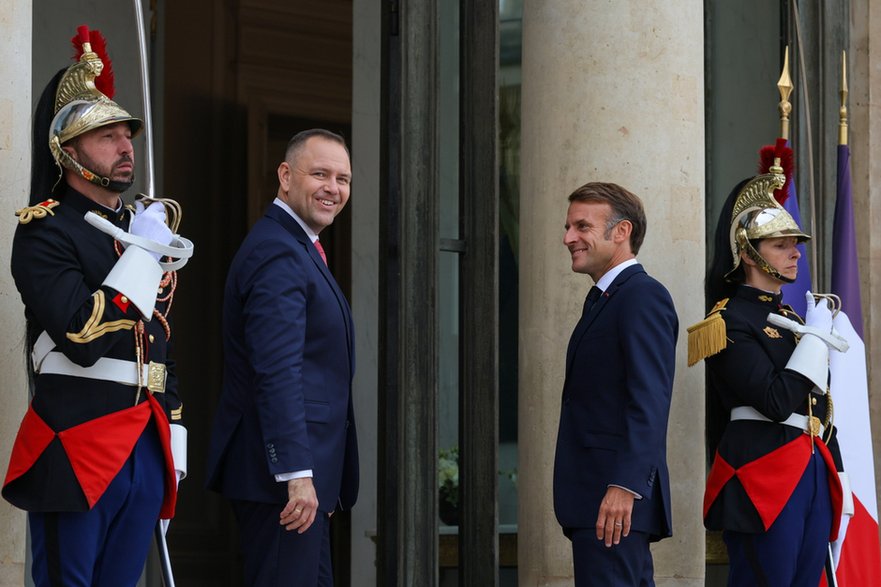 Karol Nawrocki, Emmanuel Macron