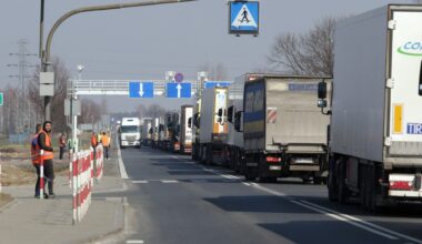 Polscy kierowcy utknęli w pułapce. 450 euro za dobę postoju - Strefa Biznesu