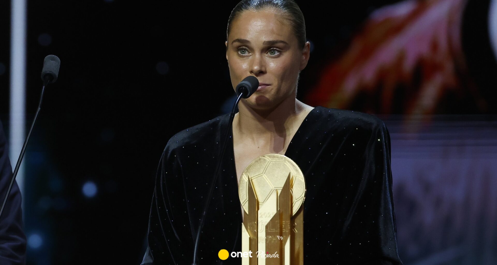 Ewa Pajor zachwyciła kreacją na gali Złotej Piłki. Tylko spójrzcie na dekolt