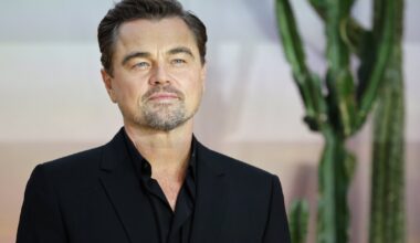 Leonardo DiCaprio miał być w centrum uwagi. Na premierze oddał hołd innemu aktorowi