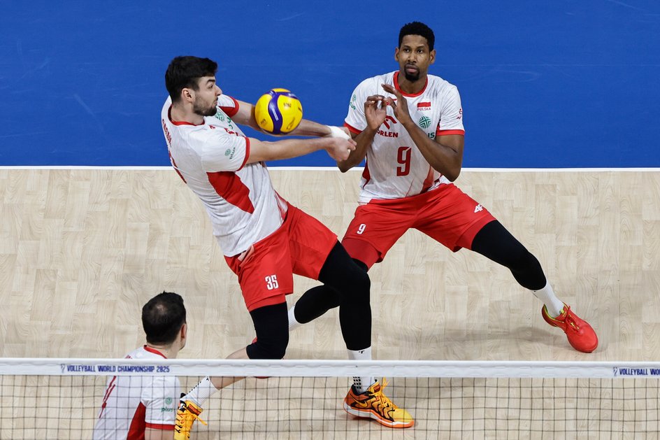 Kewin Sasak stał się jedynką w ataku podczas Ligi Narodów. Później więcej szans dostawał Kurek.