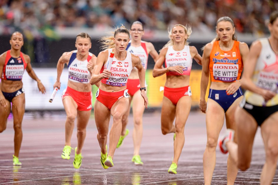 Natalia Bukowiecka i Justyna Święty-Ersetic w sztafecie 4x400 m podczas MŚ 2025 w Tokio