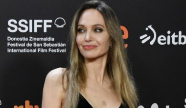 Angelina Jolie nawet na planie filmowym nie zapomina o dzieciach. W nowej fryzurze nie przypomina siebie