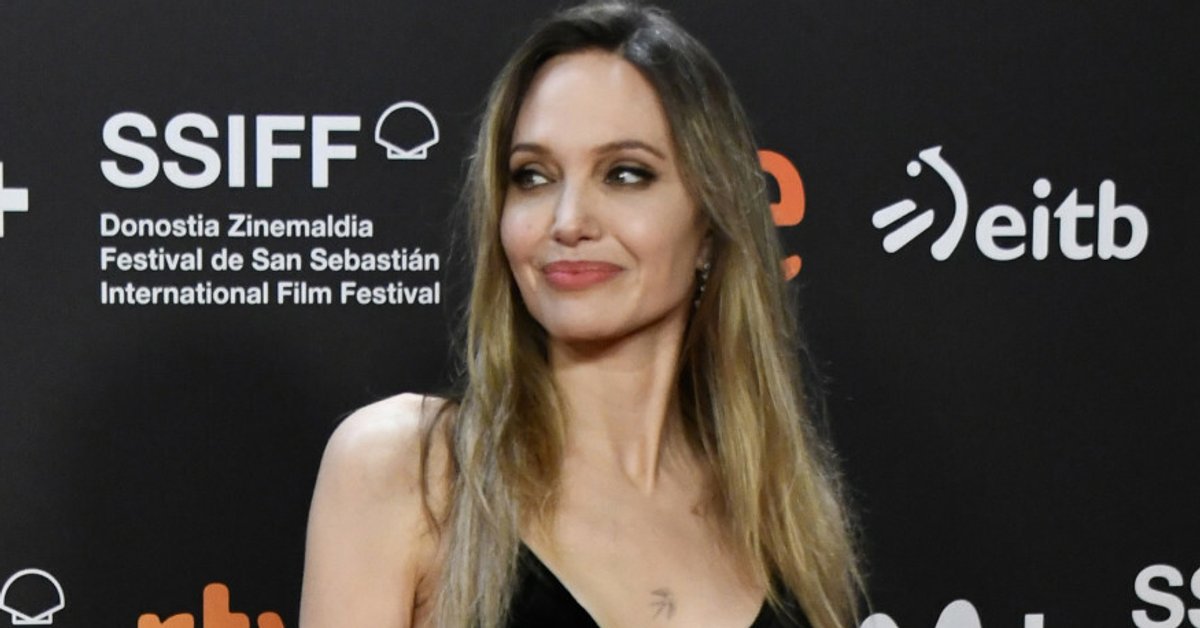 Angelina Jolie nawet na planie filmowym nie zapomina o dzieciach. W nowej fryzurze nie przypomina siebie