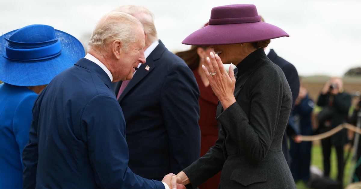 Melania Trump (po lewej stronie) i Królowa Kamila