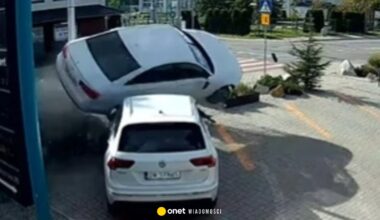 Samochód wyleciał w powietrze i runął na ziemię. "Jak z filmu akcji" [WIDEO]