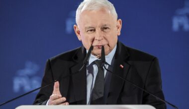 Jarosław Kaczyński krytykuje Andrzeja Dudę. "To był potężny cios"