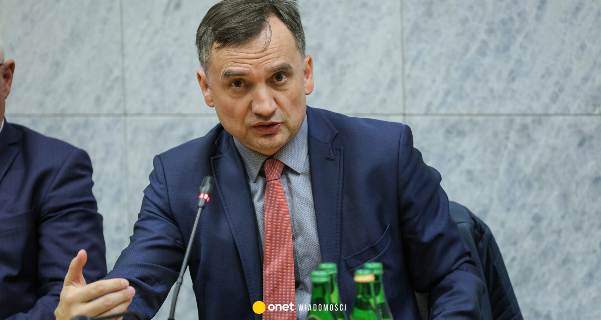 Zbigniew Ziobro zatrzymany. Policja wyprowadziła go z samolotu
