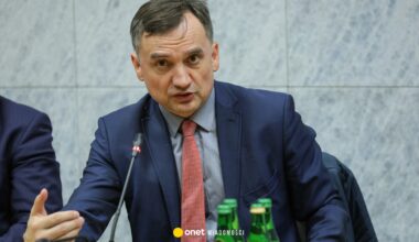 Zbigniew Ziobro zatrzymany. Policja wyprowadziła go z samolotu