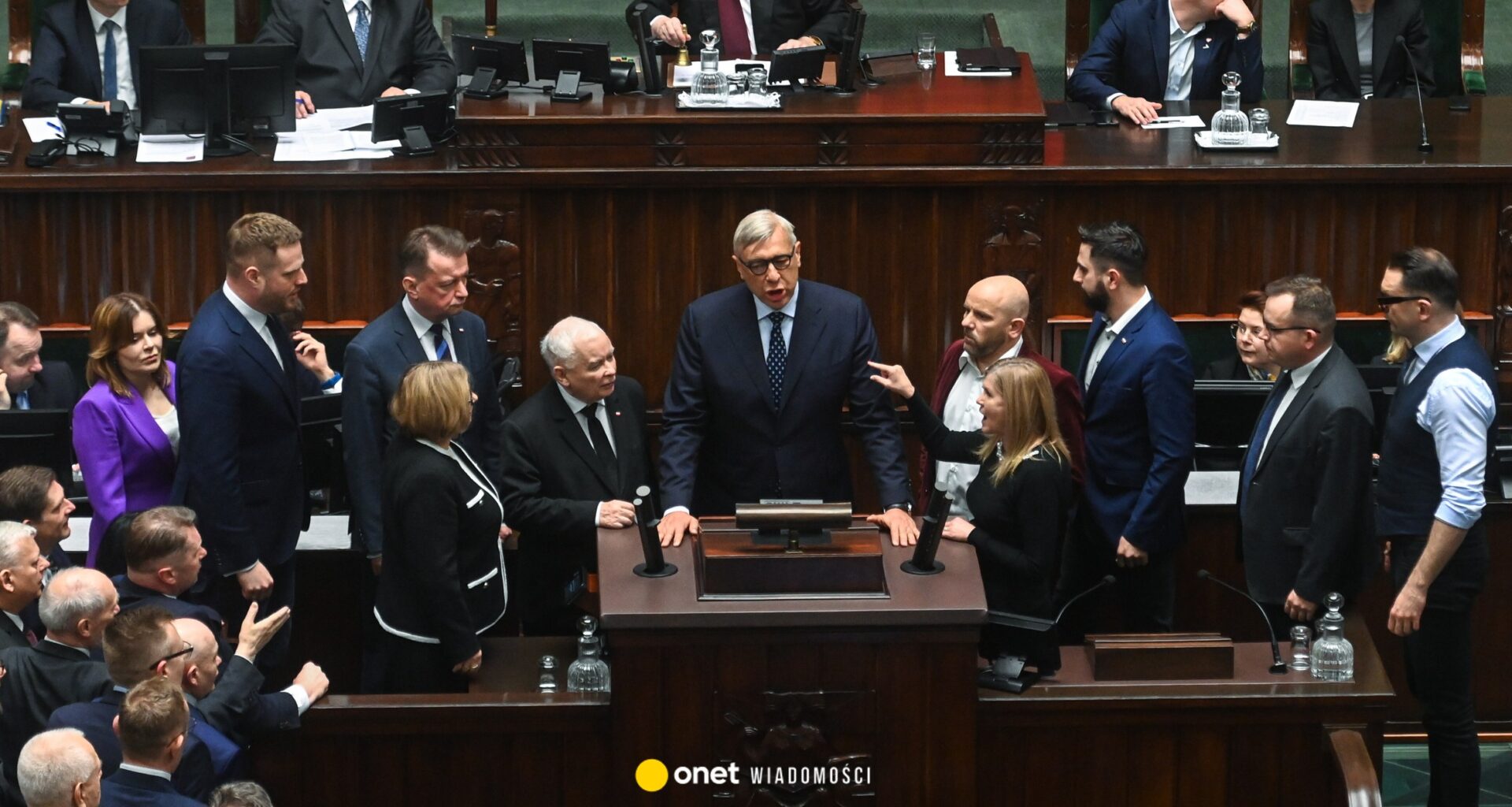 Wraca sprawa afery wizowej. Roman Giertych wskazał dwóch znanych polityków PiS
