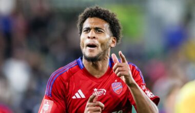 Raków Częstochowa wygrał z Widzewem w doliczonym czasie gry. Bohaterem Lamine Diaby-Fadiga - sport.tvp.pl