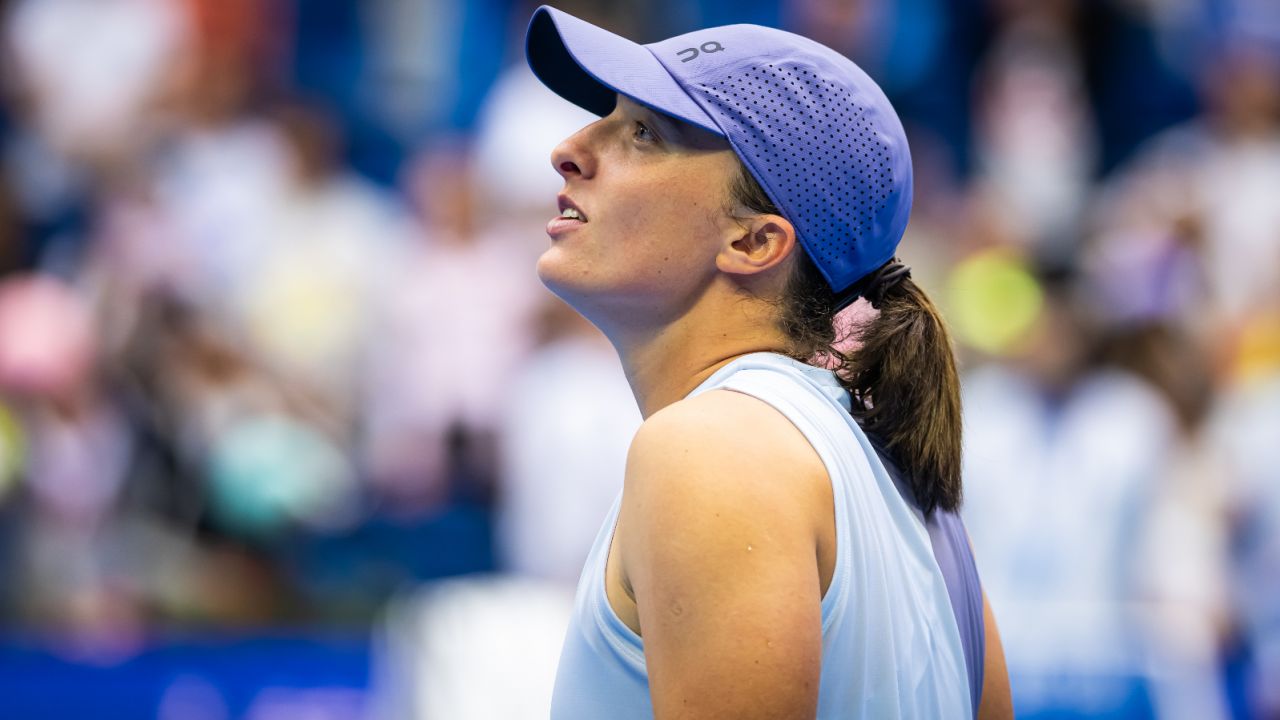 Iga Świątek z awansem do 4. rundy turnieju WTA w Pekinie. Camila Osorio skreczowała po pierwszym secie - sport.tvp.pl