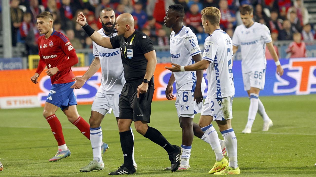 Raków – Lech 2:2: Szymon Marciniak miał mnóstwo pracy w hicie PKO BP Ekstraklasy - sport.tvp.pl
