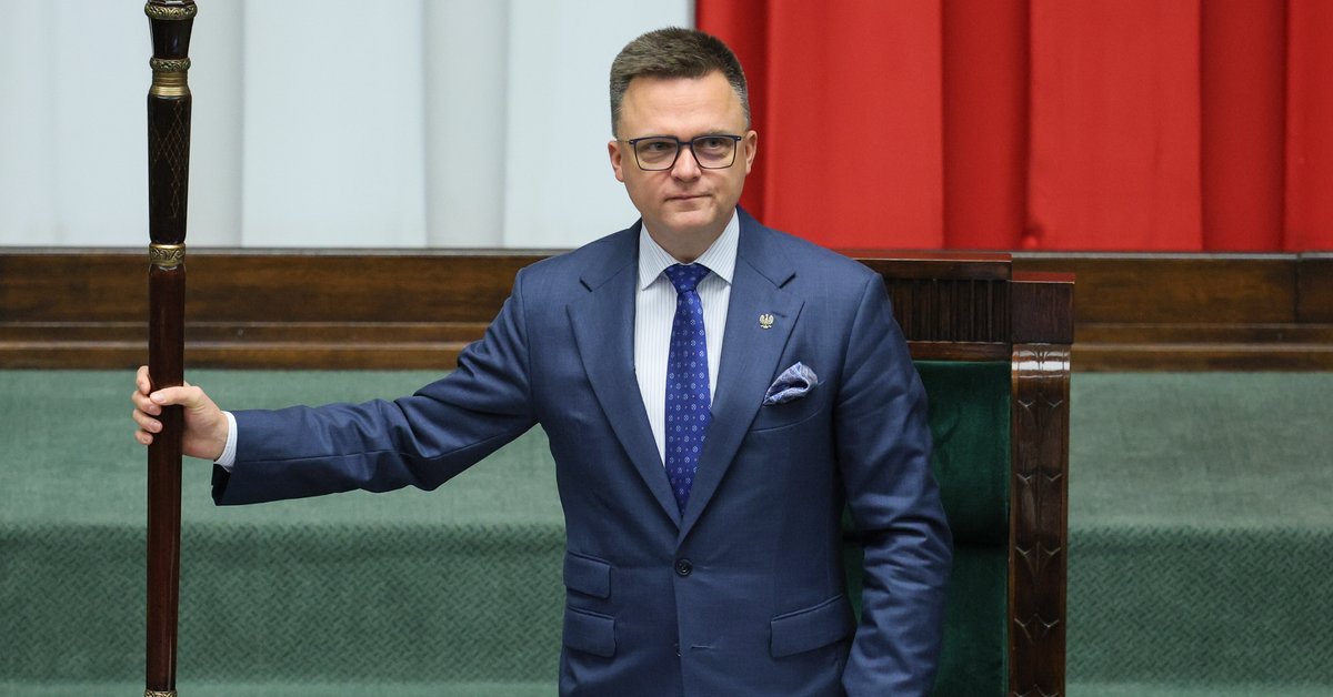 Przyszłość Szymona Hołowni pod znakiem zapytania. "Tusk trzyma dla niego miejsce"