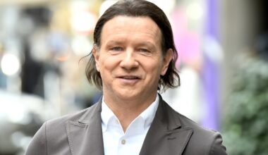 Radosław Majdan pokazał, co jego syn dostał od wróżki zębuszki. Internauci: świat zwariował - Onet