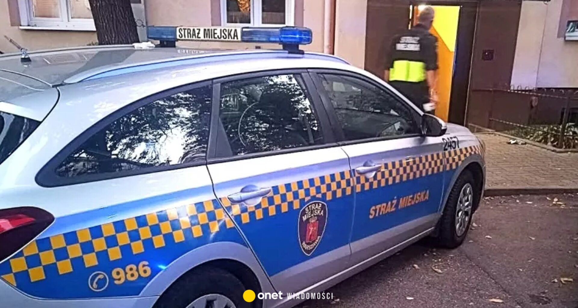 Dramat w Warszawie. Ugodził partnerkę nożem i zasnął przed blokiem
