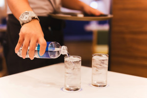 System kaucyjny obejmie też restauracje. Co to oznacza dla  gości i restauratorów?
